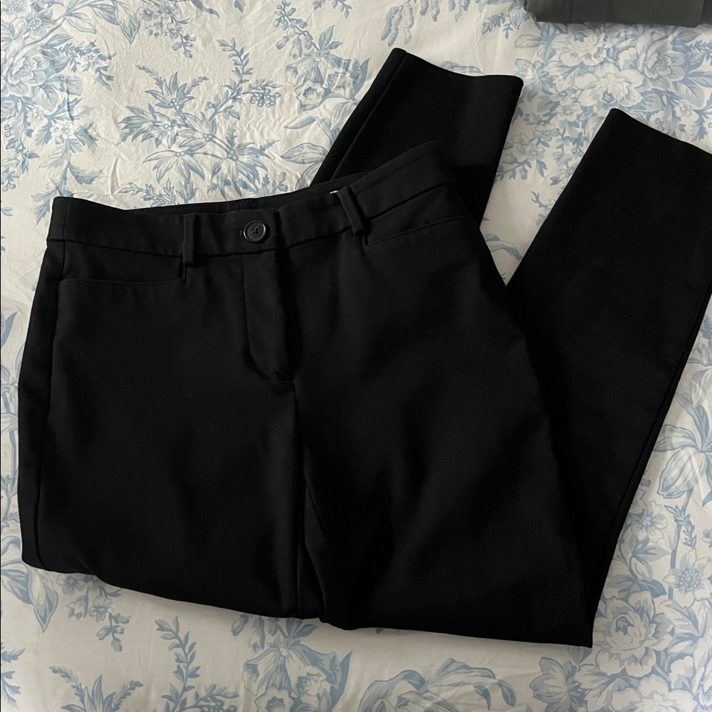 LOFT Black Skinny pants ankle length